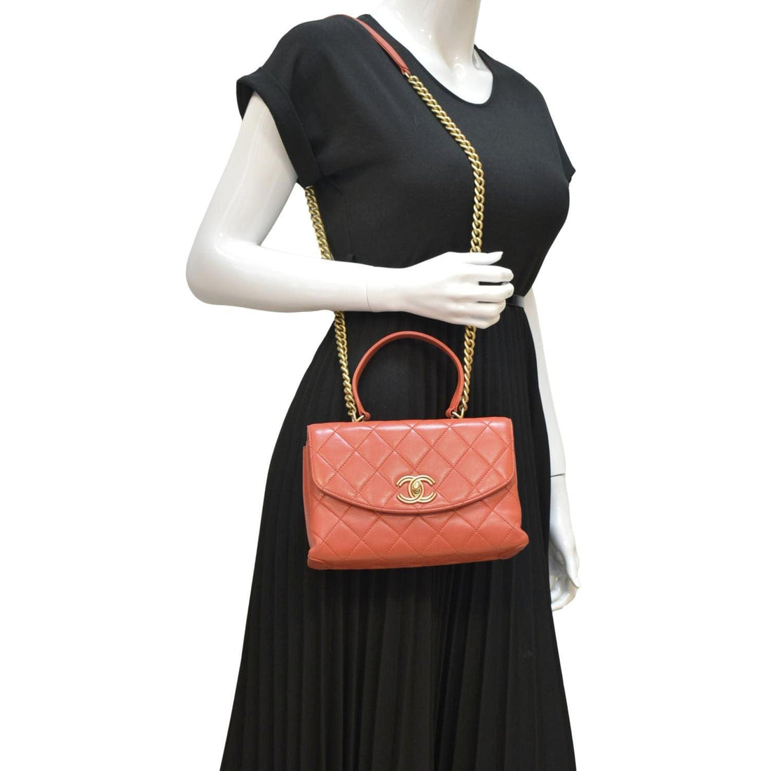 CHANEL Trendy Spirit 28 Top Handle Quilted Leather Shoulder Bag Red
