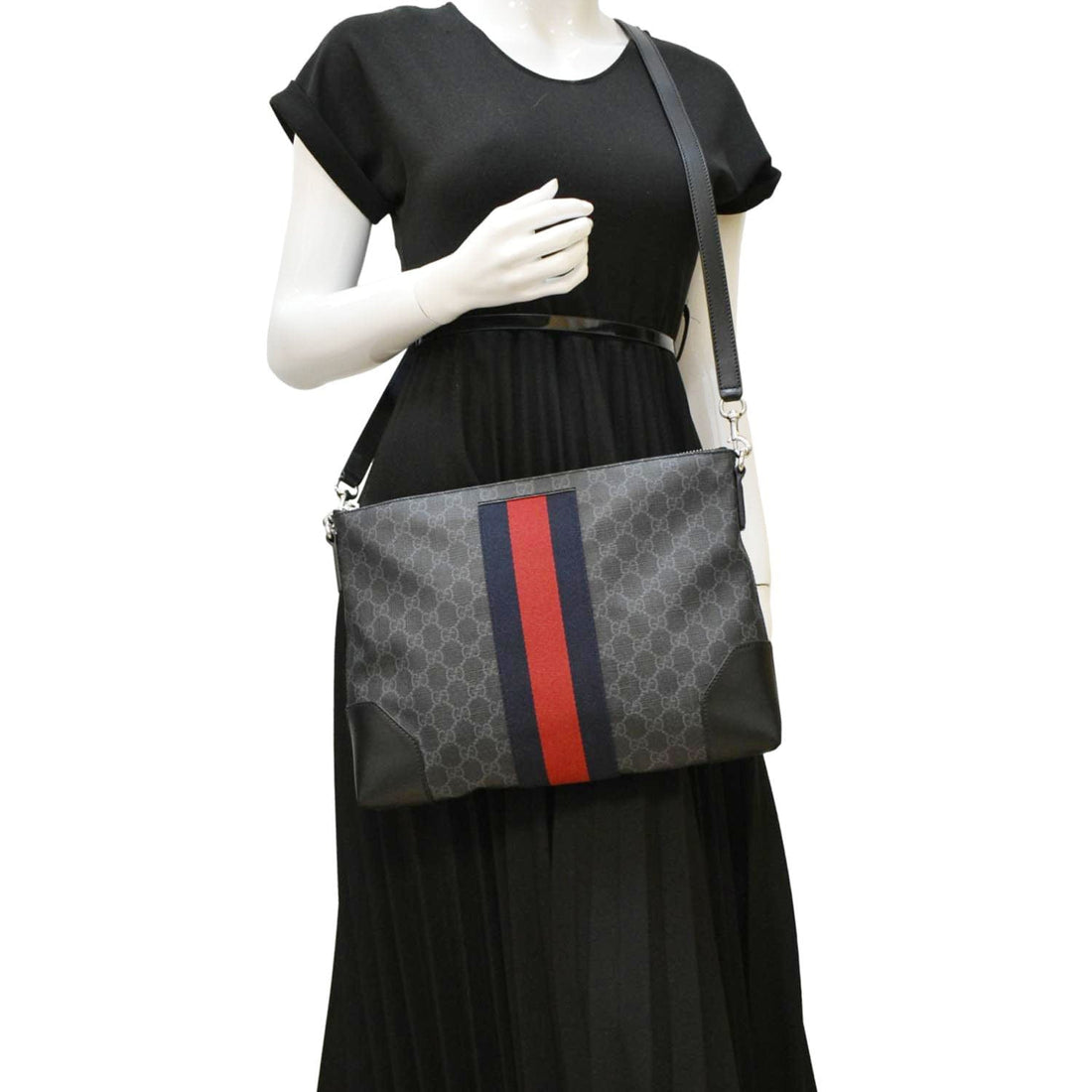 GUCCI East West GG Supreme Web Messenger Bag Black 474139