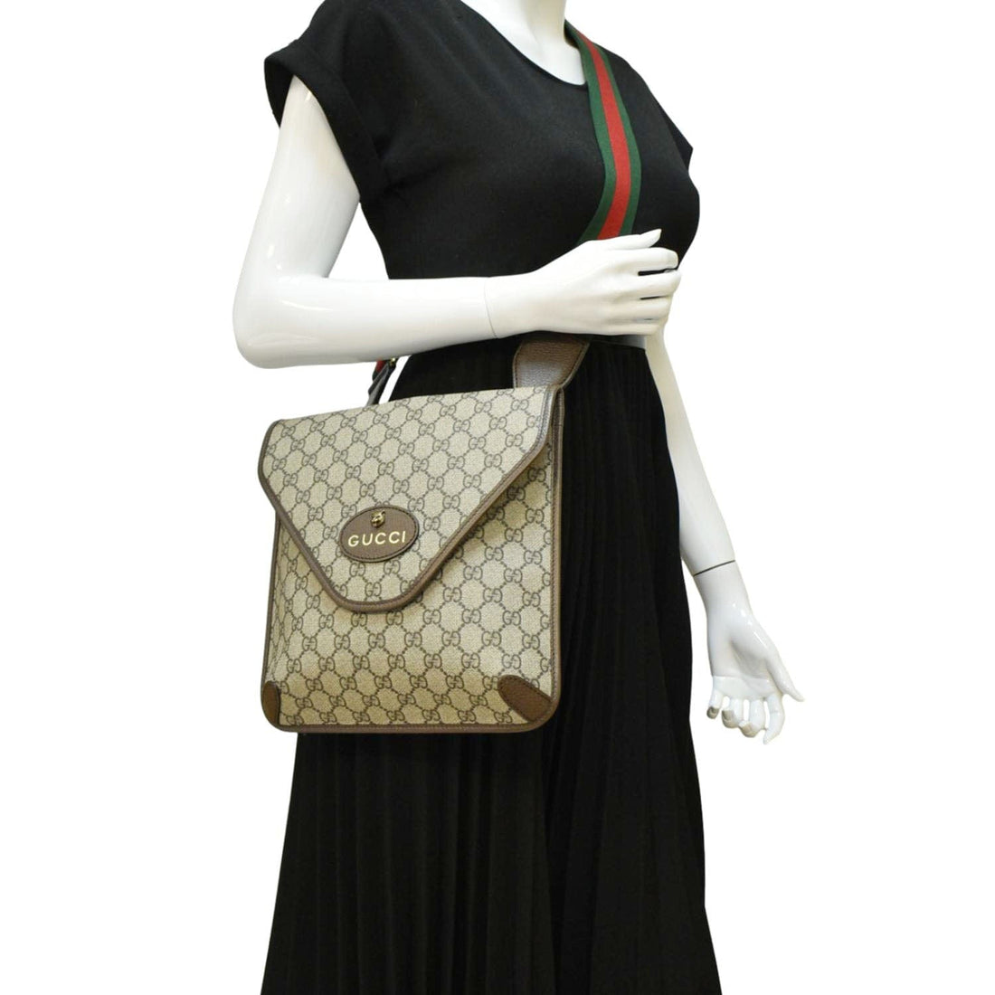 GUCCI Neo  Medium GG Supreme Canvas Messenger Bag Beige 598604