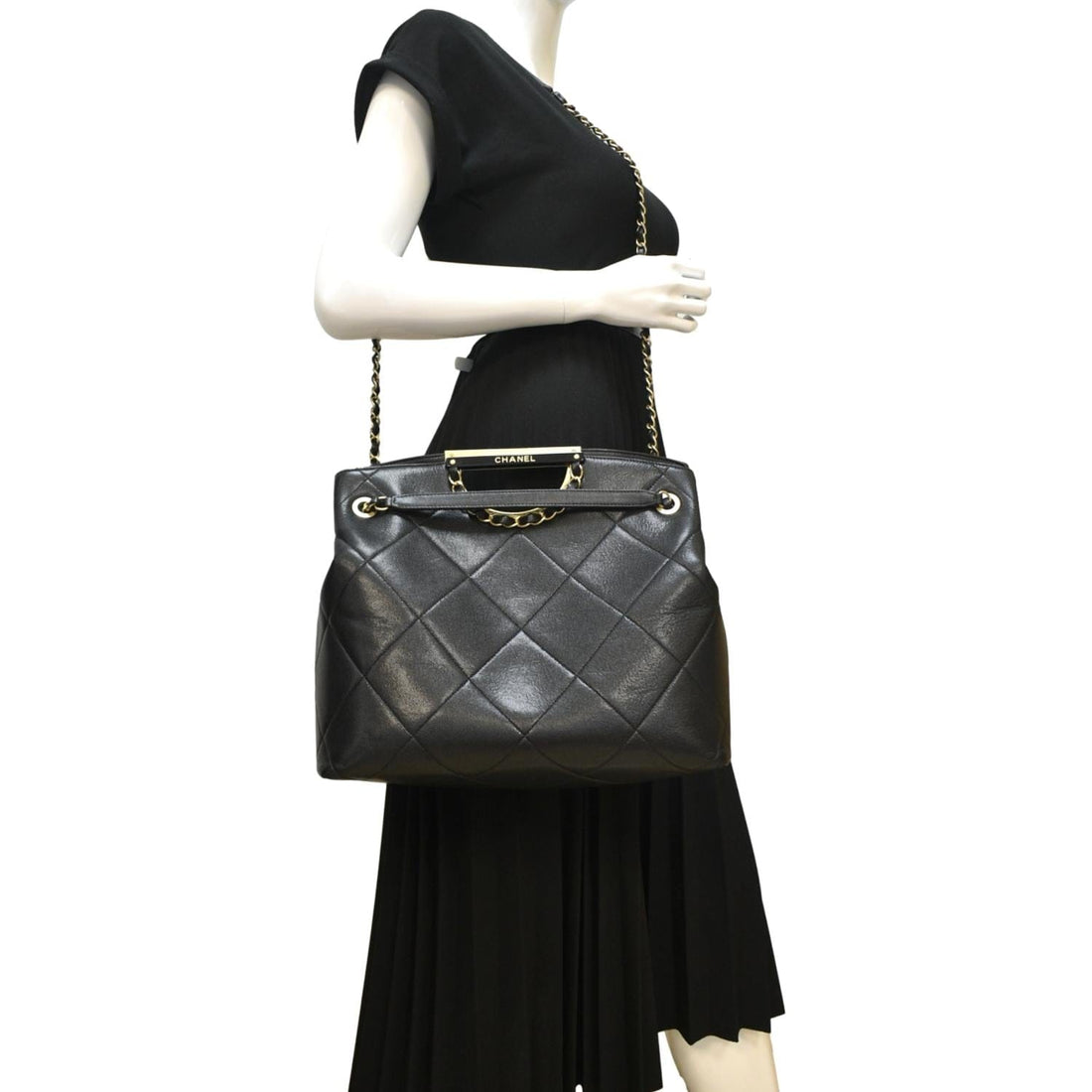 CHANEL Large A  Catch Quilted Leather Shopping Tote Bag Black