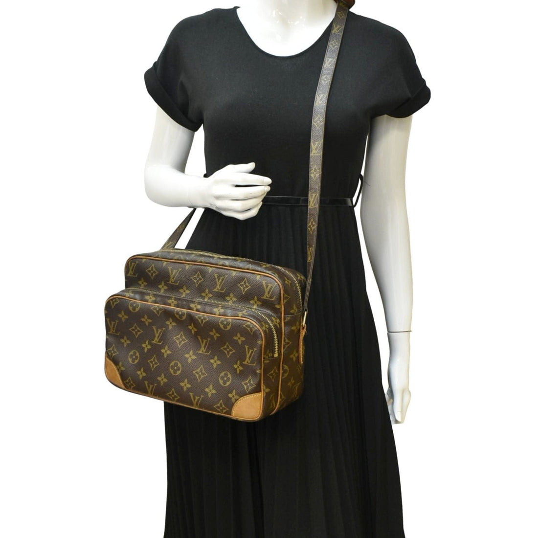 LOUIS VUITTON Nile  Monogram Canvas Crossbody Shoulder Bag