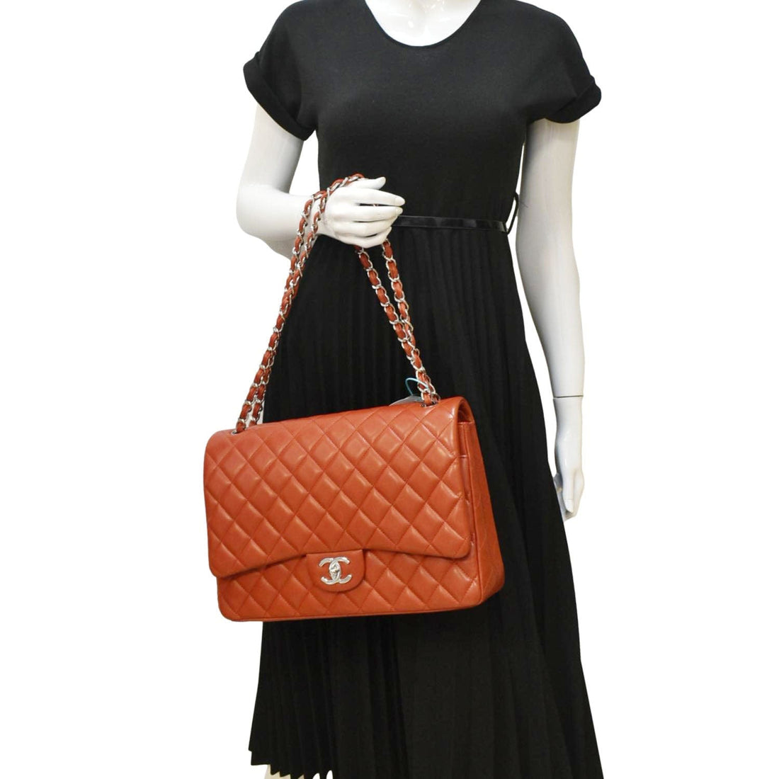 CHANEL Classic Maxi Double Flap Quilted Leather Shoulder Bag Red