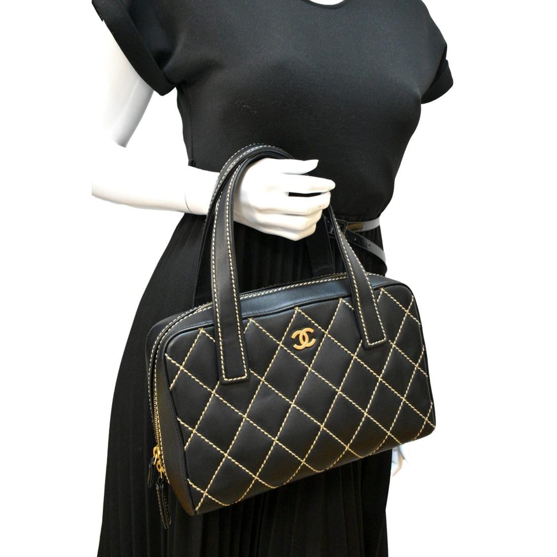 CHANEL CC Wild Stitch   Leather Tote Bag Black