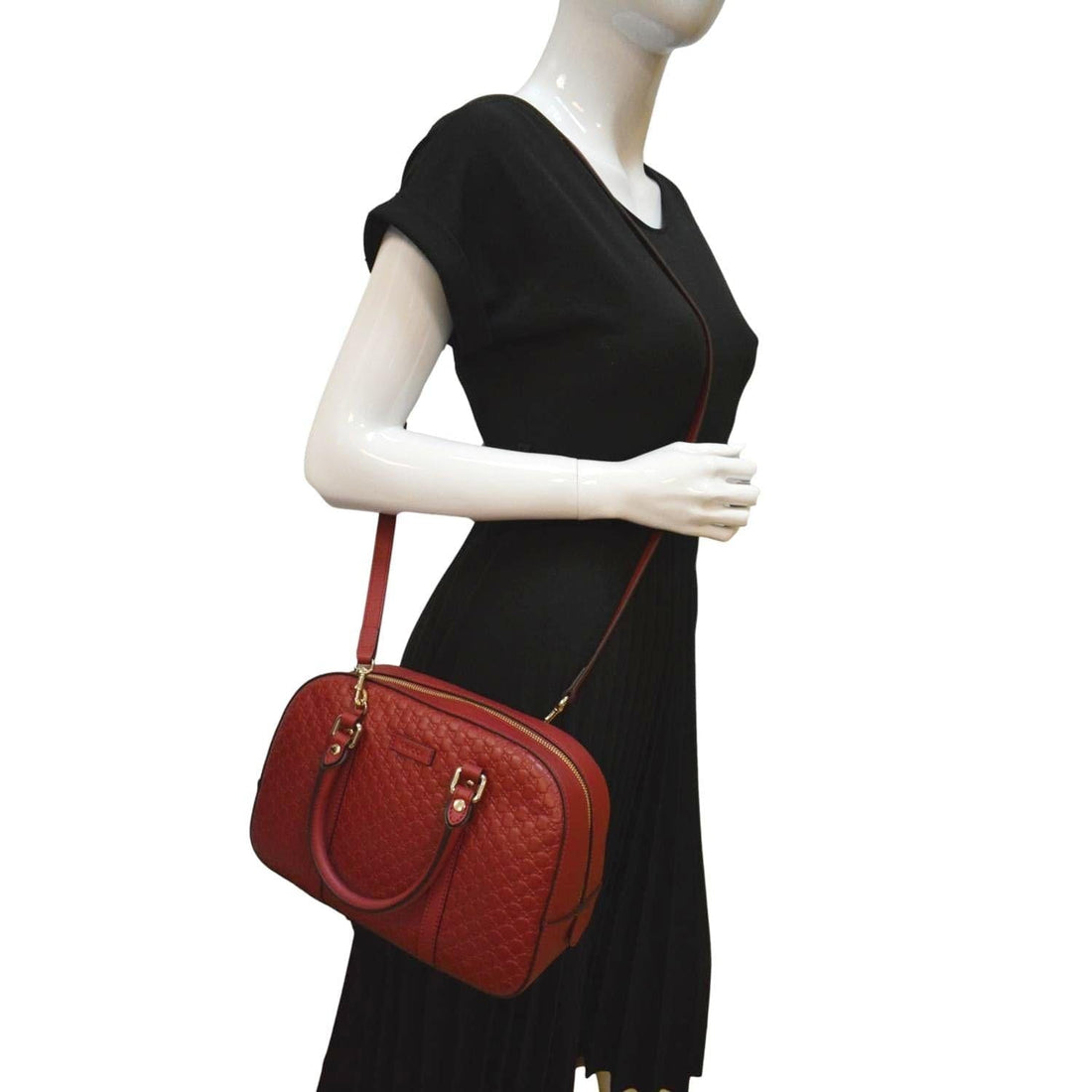 GUCCI Microguccissima Small Leather Crossbody Bag Red 510286