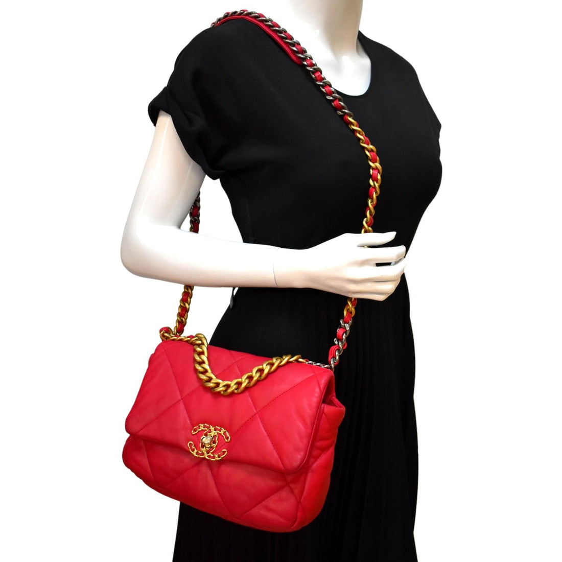 CHANEL 19 Medium Quilted  Leather Flap Shoulder Bag Red