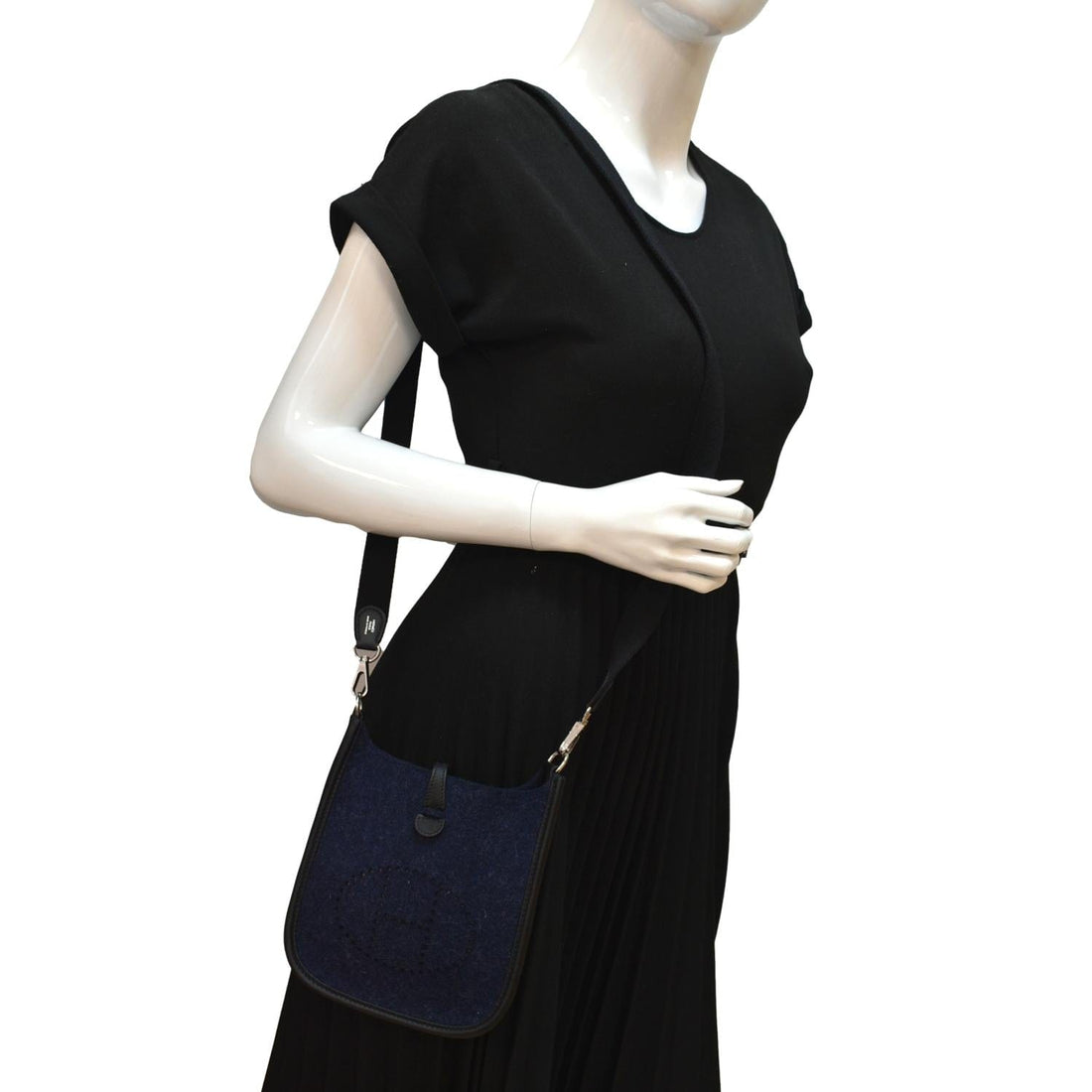 HERMES Evelyne Amazone TPM Feutre Swift Crossbody Bag Leu Nuit