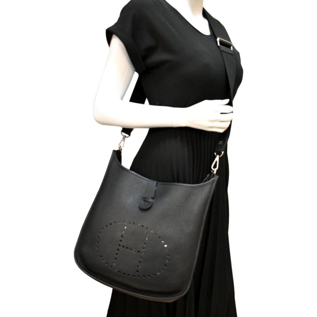 HERMES Evelyne GM Taurillon Clemence Crossbody Bag Black