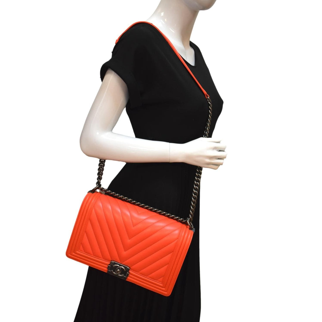 CHANEL Medium Boy Flap Chevron Quilted  Shoulder Bag Red