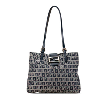 Fendi Zucchino Canvas Tote (SHG-YqfW3r)