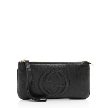 Gucci Leather Soho Wristlet (SHF-tCQd7D)