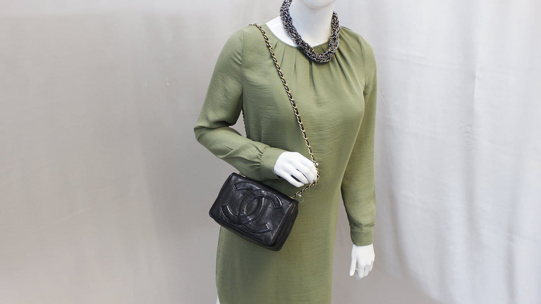 CHANEL Lamb Skin Black CC Logo Chain Shoulder Crossbody Bag