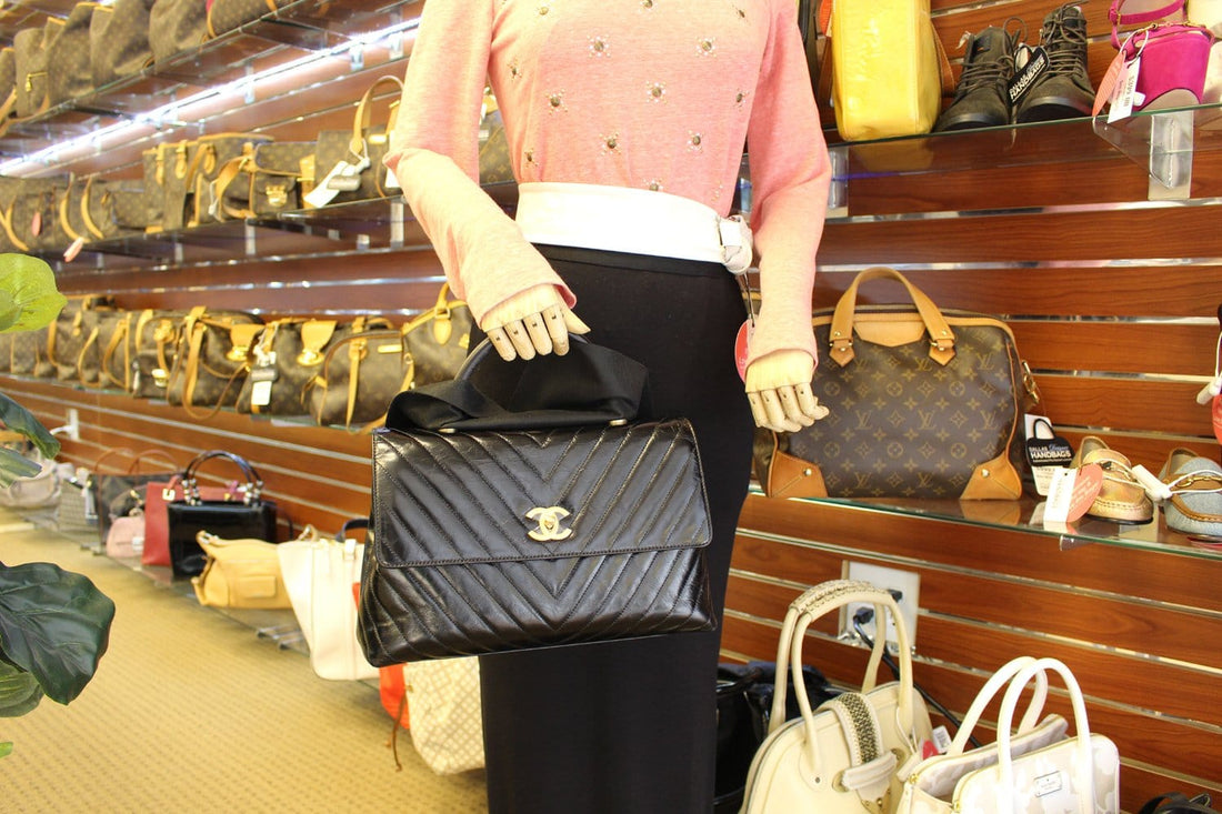 CHANEL Handle Bag Black Leather Quilted  Chevron Top