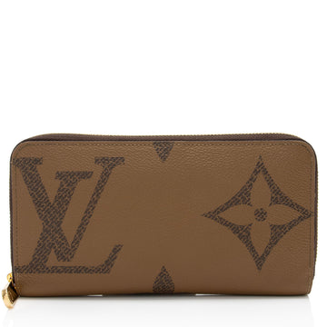 Louis Vuitton Giant Reverse Monogram Zippy Wallet (SHF-3YDrBj)