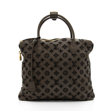 Louis Vuitton Limited Edition Monogram Addiction Lockit MM Bag (SHF-hQVO0M)