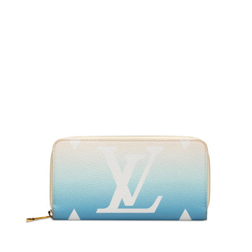 Louis Vuitton Monogram Giant By The Pool Zippy Wallet (SHG-9x2PUK)