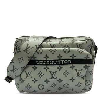 Louis Vuitton Monogram Reflect Outdoor Messenger PM (SHG-QntoSq)