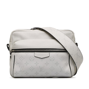 Louis Vuitton Monogram Taigarama Outdoor Messenger (SHG-pAvXZ9)
