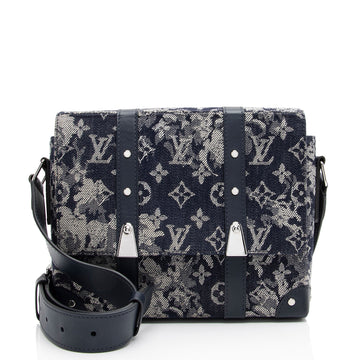 Louis Vuitton Monogram Tapestry Canvas Trunk Messenger (SHF-HsMpfK)