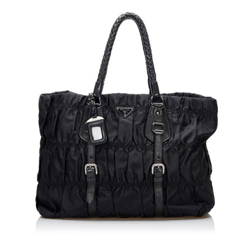 Prada Tessuto Gaufre Tote (SHG-GeEzlG)