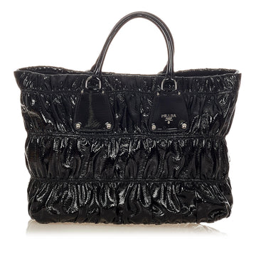 Prada Vernice Gaufre Tote Bag (SHG-26260)