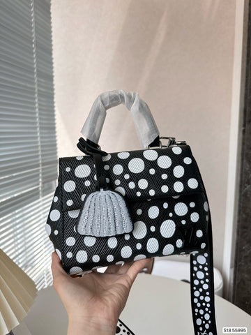 EN - Luxury Bags LUV 844