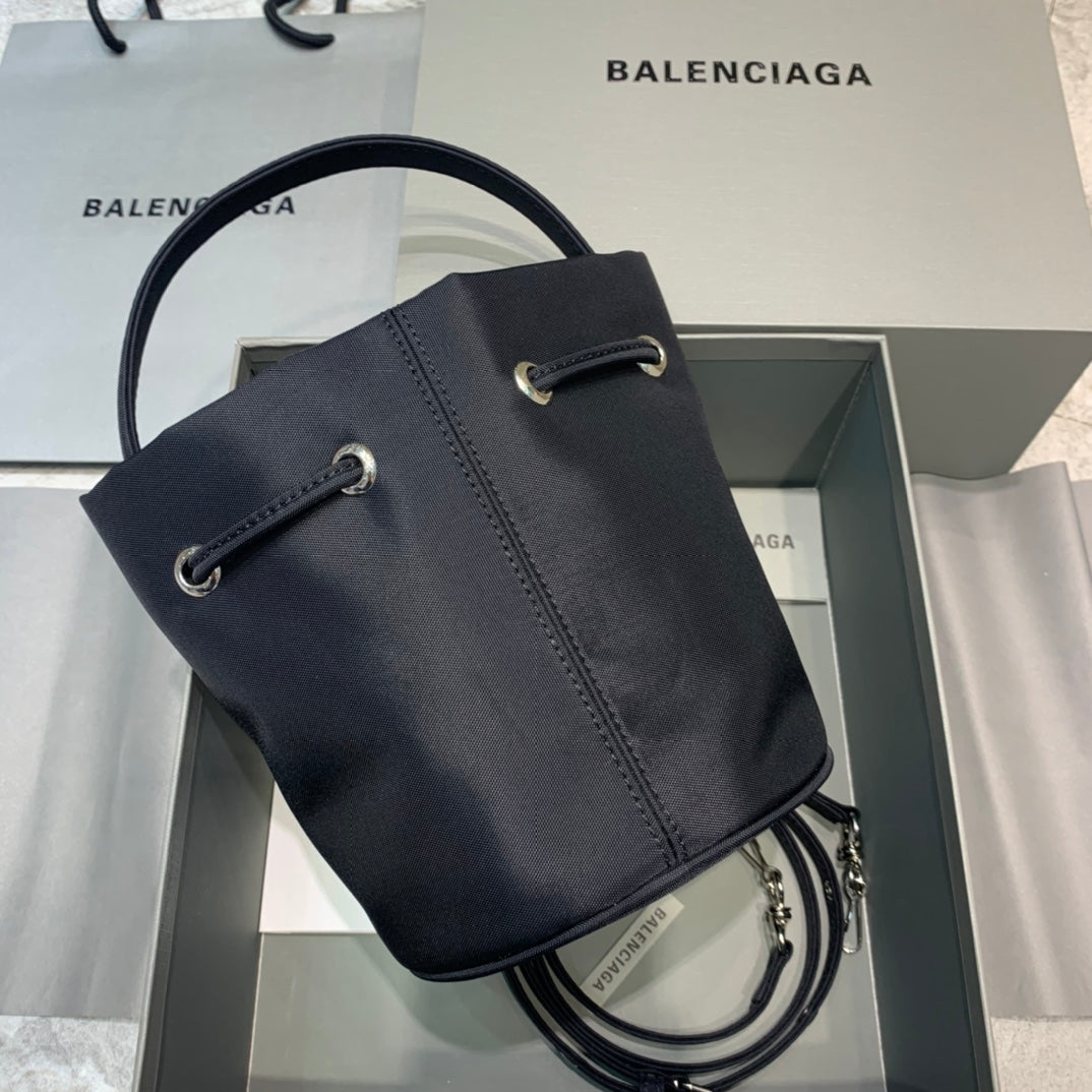 Balen Le Cagole MeTop Qualityum Bucket Bag In Black, For Women,  Bags 11.8in/30cm
