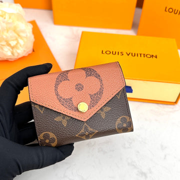 EN - New 1:1 rep  Wallet LUV 137