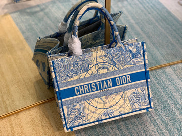 Top Quality MeTop Qualityum Book Tote Bag By Maria Grazia Chiuri For Women 14in/36cm CD