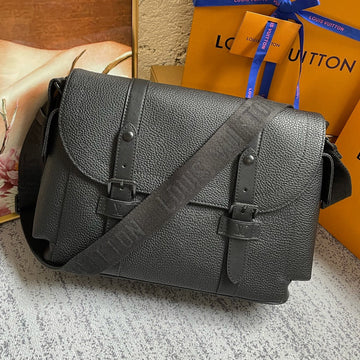 Top Quality Christopher Messenger Taurillon Black For Men, Bags, Shoulder And Crossbody Bags 11.4in/29cm Top Quality M58476
