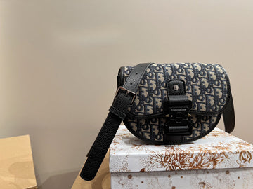 EN - Luxury Bags DIR 361