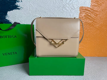Top Quality Clip Bag Beige, For Women, Womenâs Bags 9in/23cm